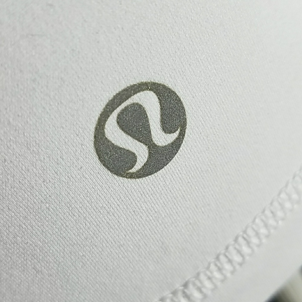 🌸Lululemon Yoga Top In White - Picture 3 of 3